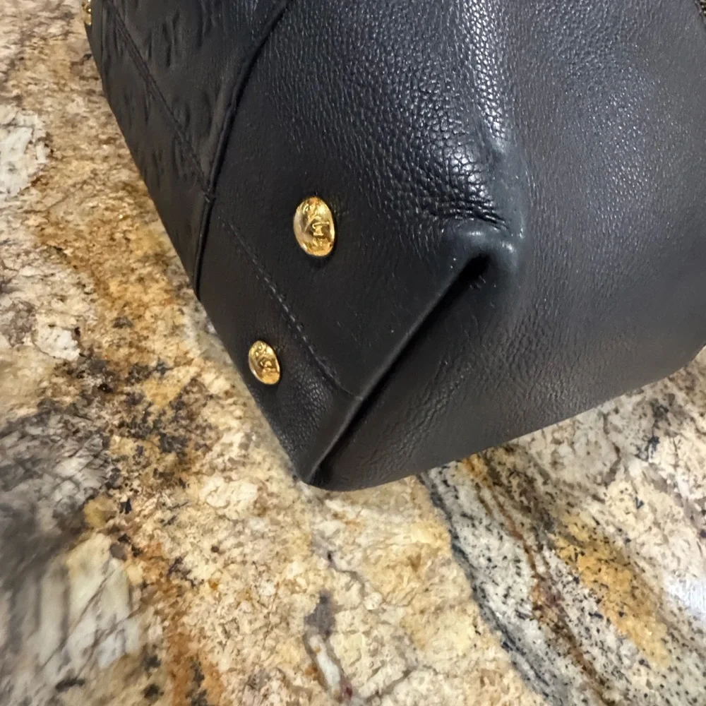 **SOLD**

Louis Vuitton Monogram Empreinte 2WAY Shoulder Bag - Picture 8 of 12